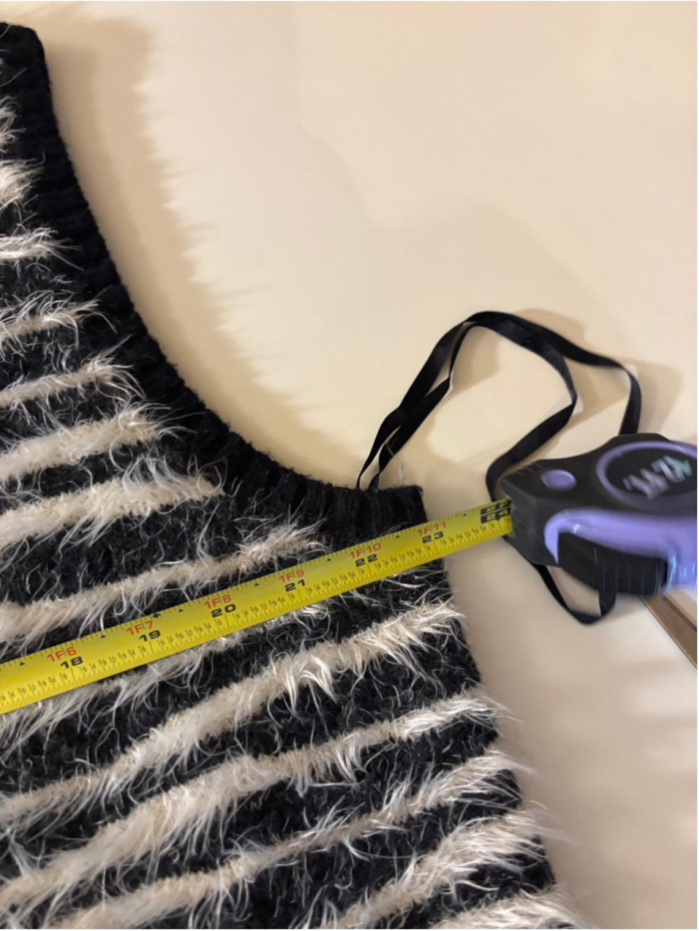 Chico's Black/White Sweater Vest - Size 2 or L - Picture 5 of 8
